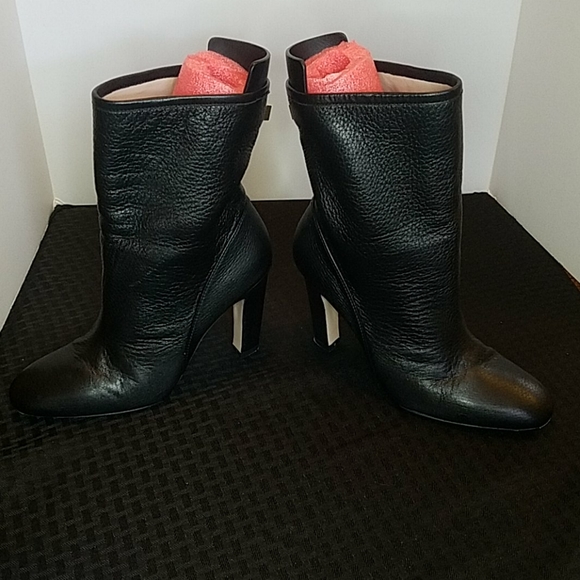 stuart weitzman brooks boots